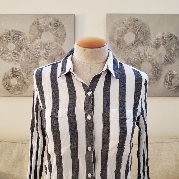 BP "The Perfect Shirt" Striped Button Down - size XS in Black/White - Picture 9 of 16
